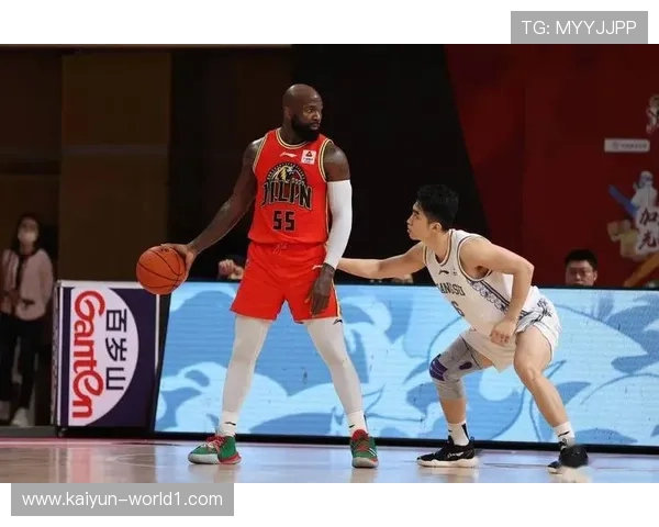 蒋浩然6中6得13分拼至5犯，江苏内线高效但陷入犯规麻烦